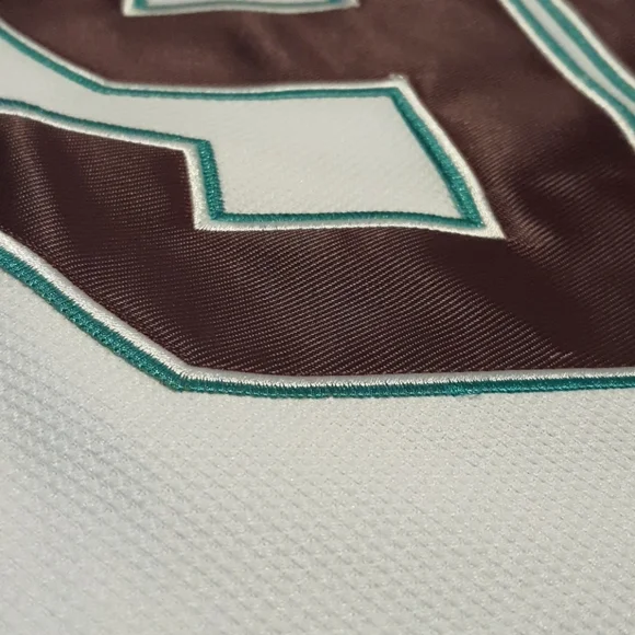 Nwt Mighty Ducks Conway Hockey Jersey Authentic - Picture 9 of 12